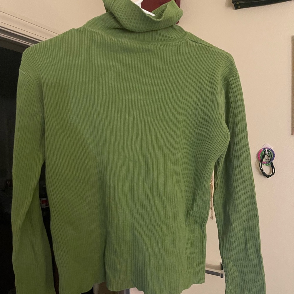 Green turtle neck